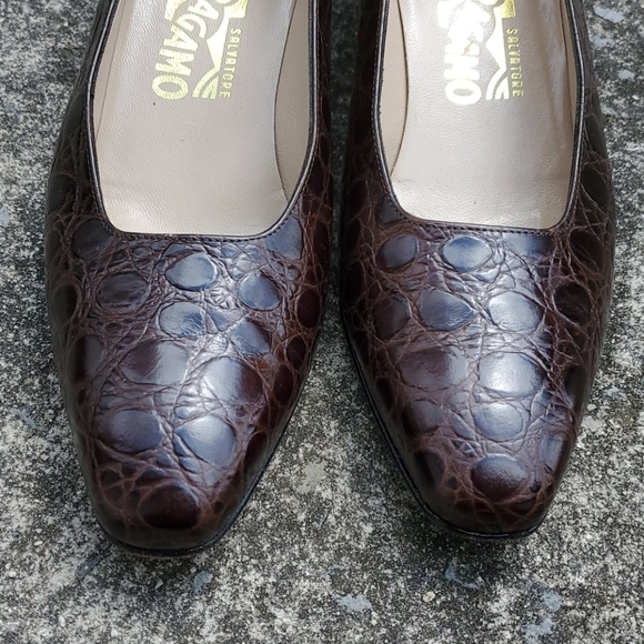 Salvatore Ferragamo Brown Heels. Runs small - Picture 3 of 10